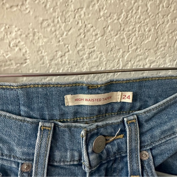 Levi’s High Waisted Taper Jeans size 24 - Picture 3 of 8
